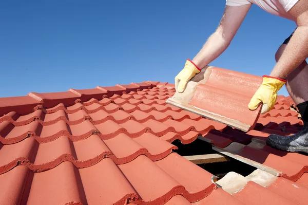 What to Expect When Hiring Duluth Roofing Contractors