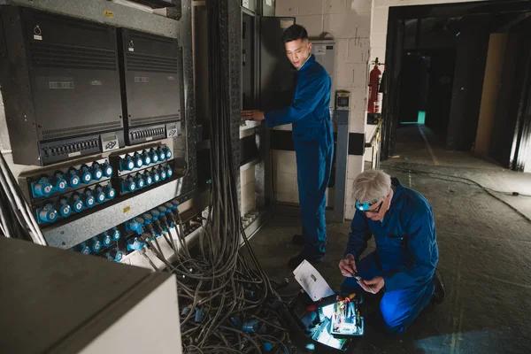 Top quality electrician lansdowne for safe installations