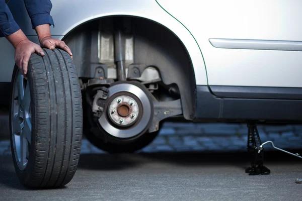 Auto Repair Near Me to Keep Your Vehicle Running Smoothly